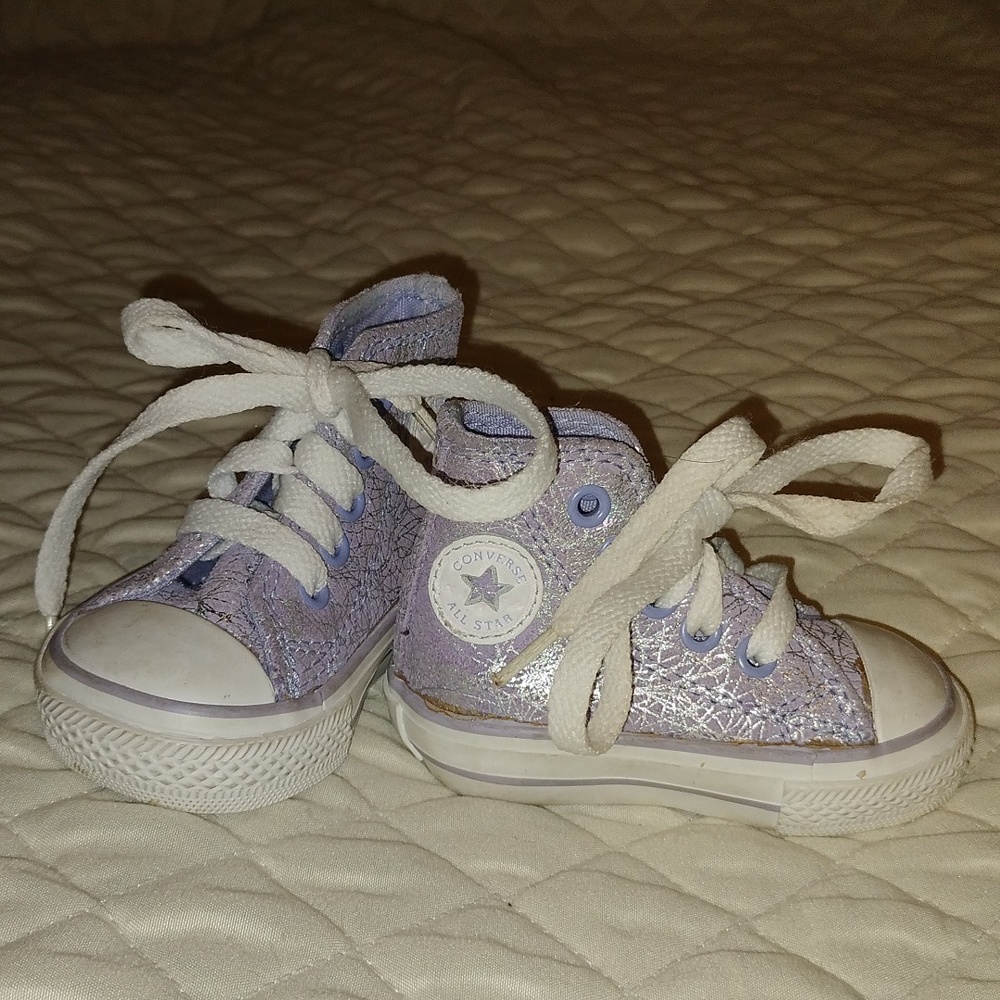 Girl size 2 Converse All Star